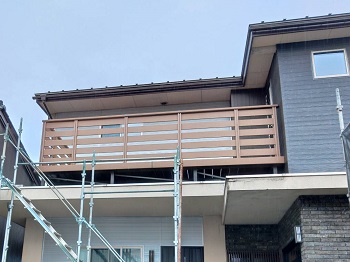 福井市M様邸バルコニーウッドデッキ設置工事