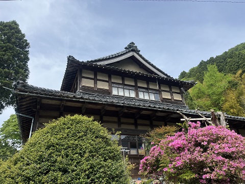 断熱性を向上させるために窓を断熱窓に入れ替えます。