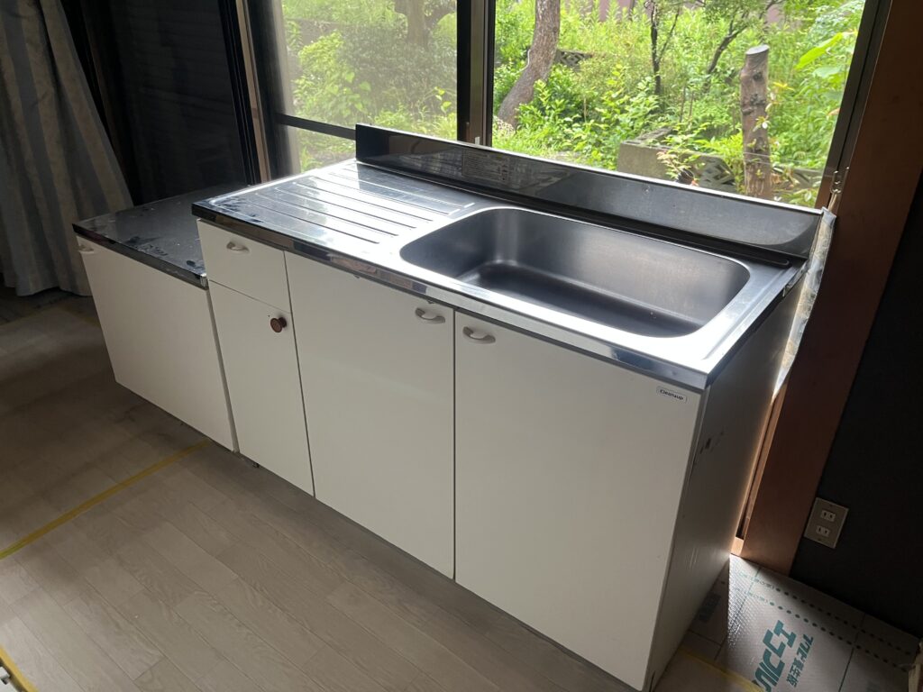 住みながらのキッチン改修のため仮設のキッチンにて対応して頂きました。