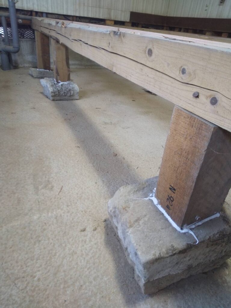 床束を補強して丈夫にします。