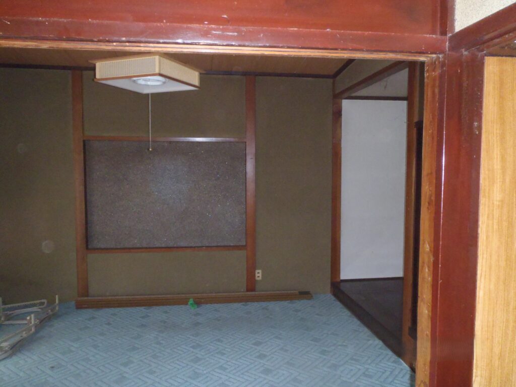 台所となりの和室はLDKに。