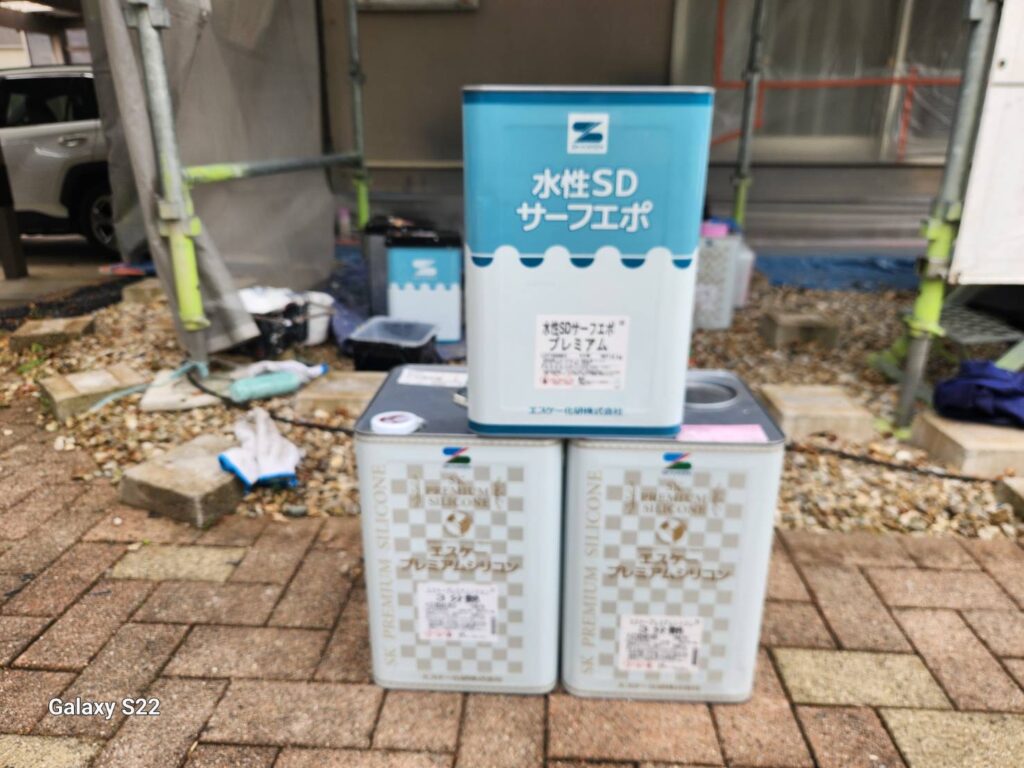 エスケー化研プレミアムシリコン塗料を使用しています。