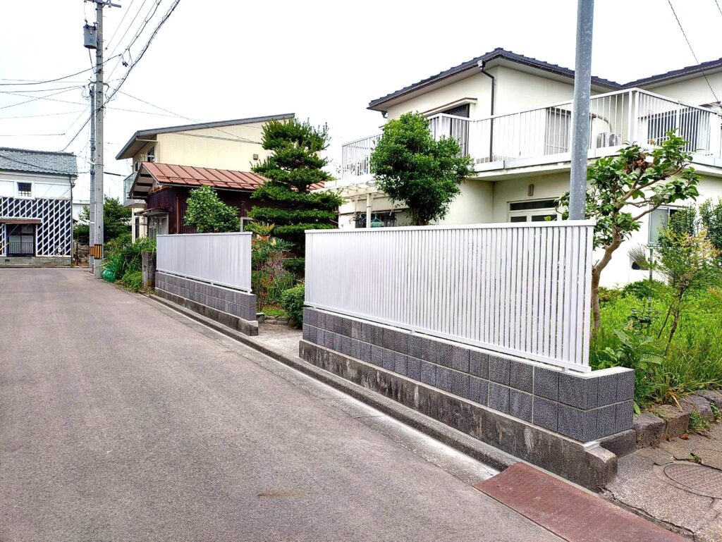 倒壊不安を解消！安全で明るいアルミフェンスへ刷新
