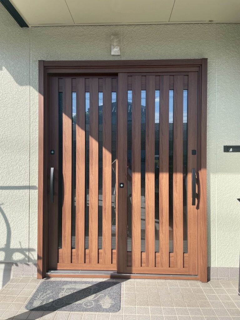 毎日が少し嬉しくなる。半日で叶うドアリフォーム