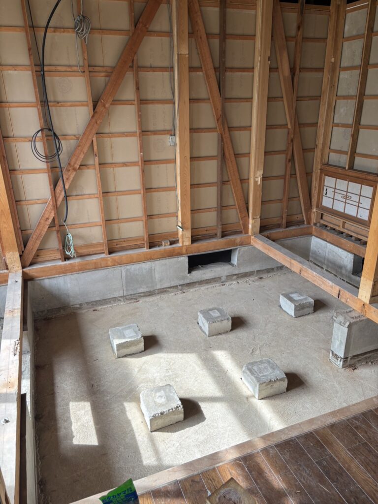 既存の大引き、束を撤去して新しくします。