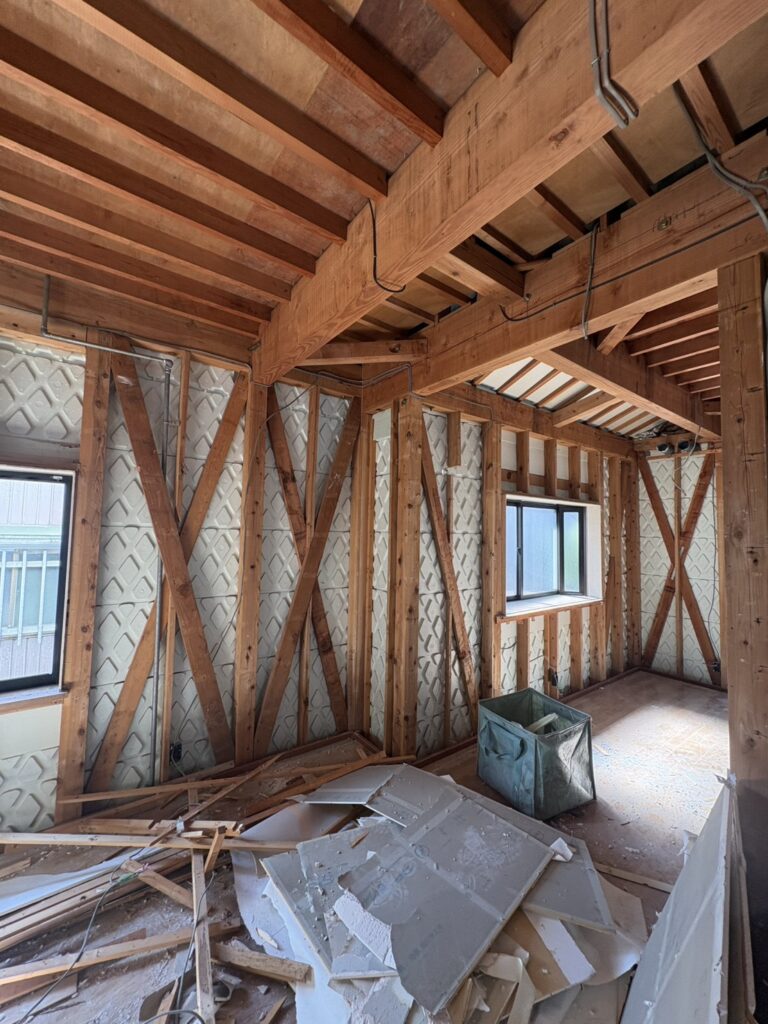 新しくリノベーション工事始まりました。